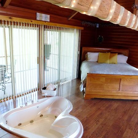 Serenity Springs - Michigan City Hotel Springfield Esterno foto
