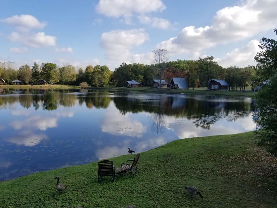 Serenity Springs - Michigan City Hotel Springfield Esterno foto
